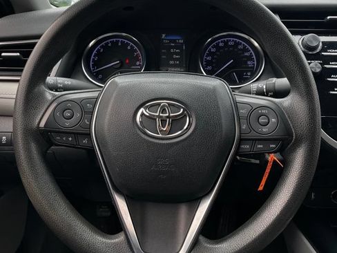Used 2020 Toyota Camry LE FWD image 21