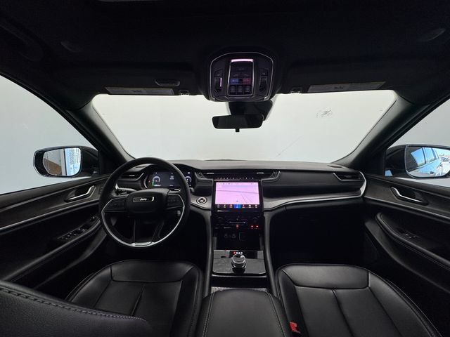 Used 2025 Jeep Grand Cherokee L Limited RWD image 22