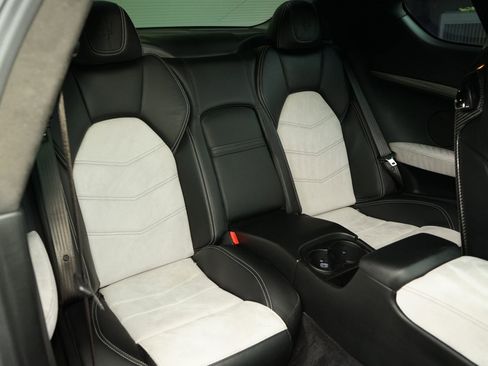 Used 2015 Maserati GranTurismo MC image 18