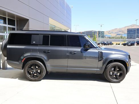 Certified 2023 Land Rover Defender 130 First Edition AWD/4WD image 5