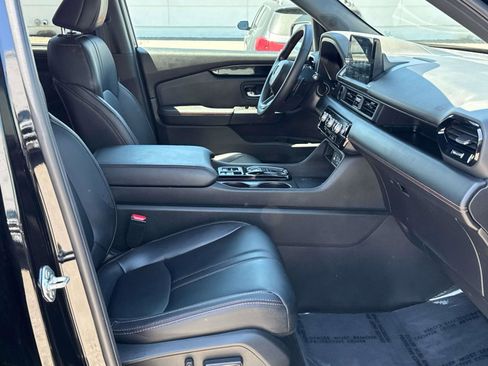 Certified 2025 Honda Pilot TrailSport image 11