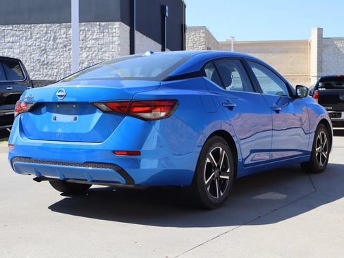 Used 2025 Nissan Sentra SV FWD image 3
