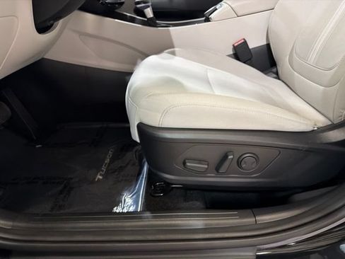 Used 2025 Hyundai Tucson SEL FWD image 11