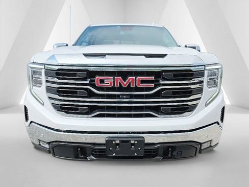 Used 2023 GMC Sierra 1500 SLT w/ SLT Premium Plus Package AWD/4WD image 2