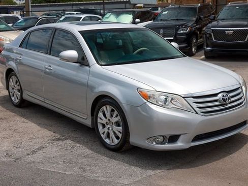 Used 2011 Toyota Avalon FWD image 18