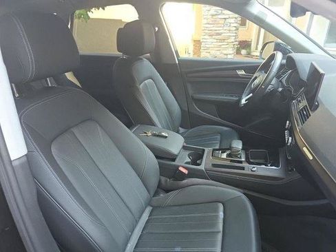 Used 2023 Audi Q5 2.0T Premium Plus w/ Premium Plus Package AWD/4WD image 2