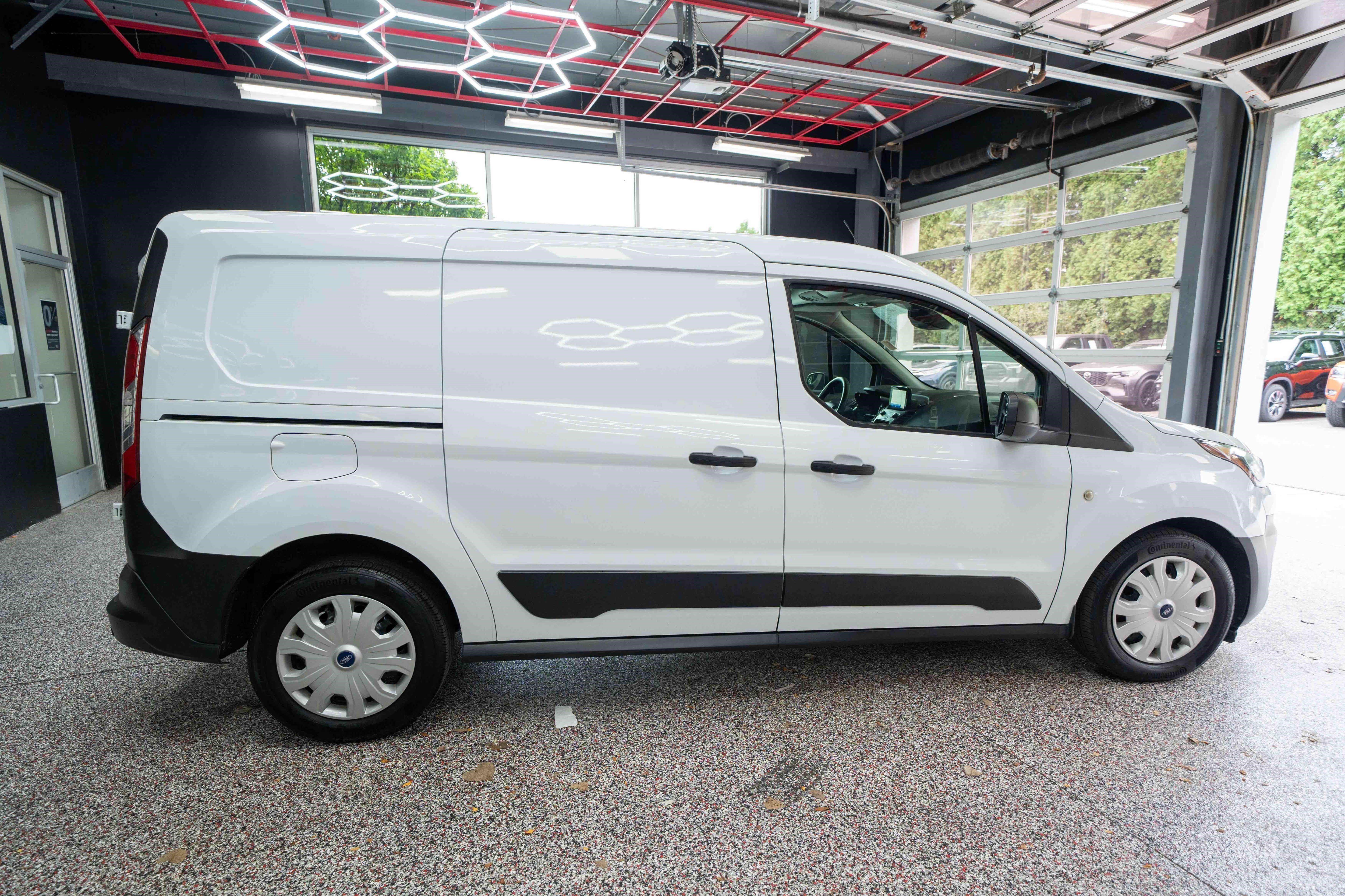 Used 2022 Ford Transit Connect XL FWD image 4