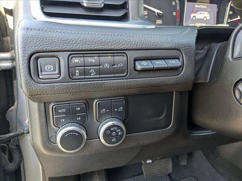 Used 2021 GMC Yukon Denali w/ Denali Premium Package image 17