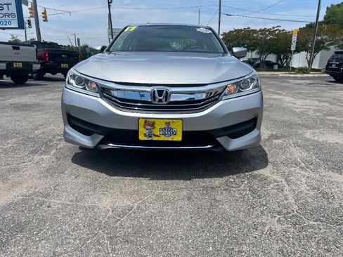 Used 2017 Honda Accord LX image 8