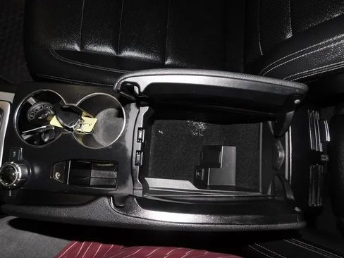 Used 2015 Mercedes-Benz C 250 C 250 Coupe 2D image 36