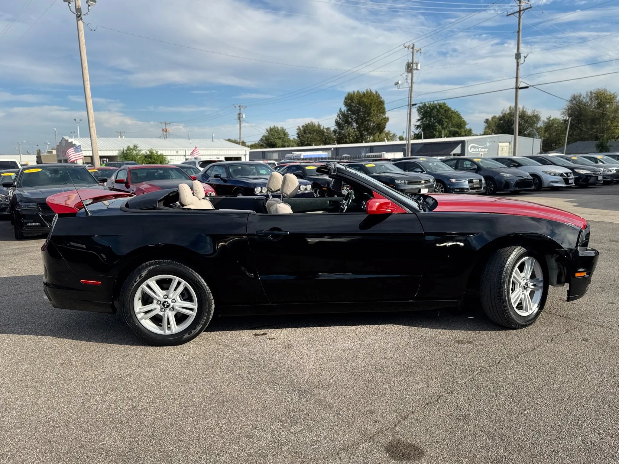 Used 2014 Ford Mustang Convertible RWD image 14