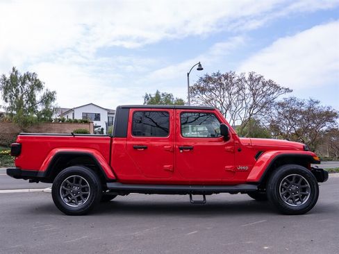 Used 2020 Jeep Gladiator Overland image 4