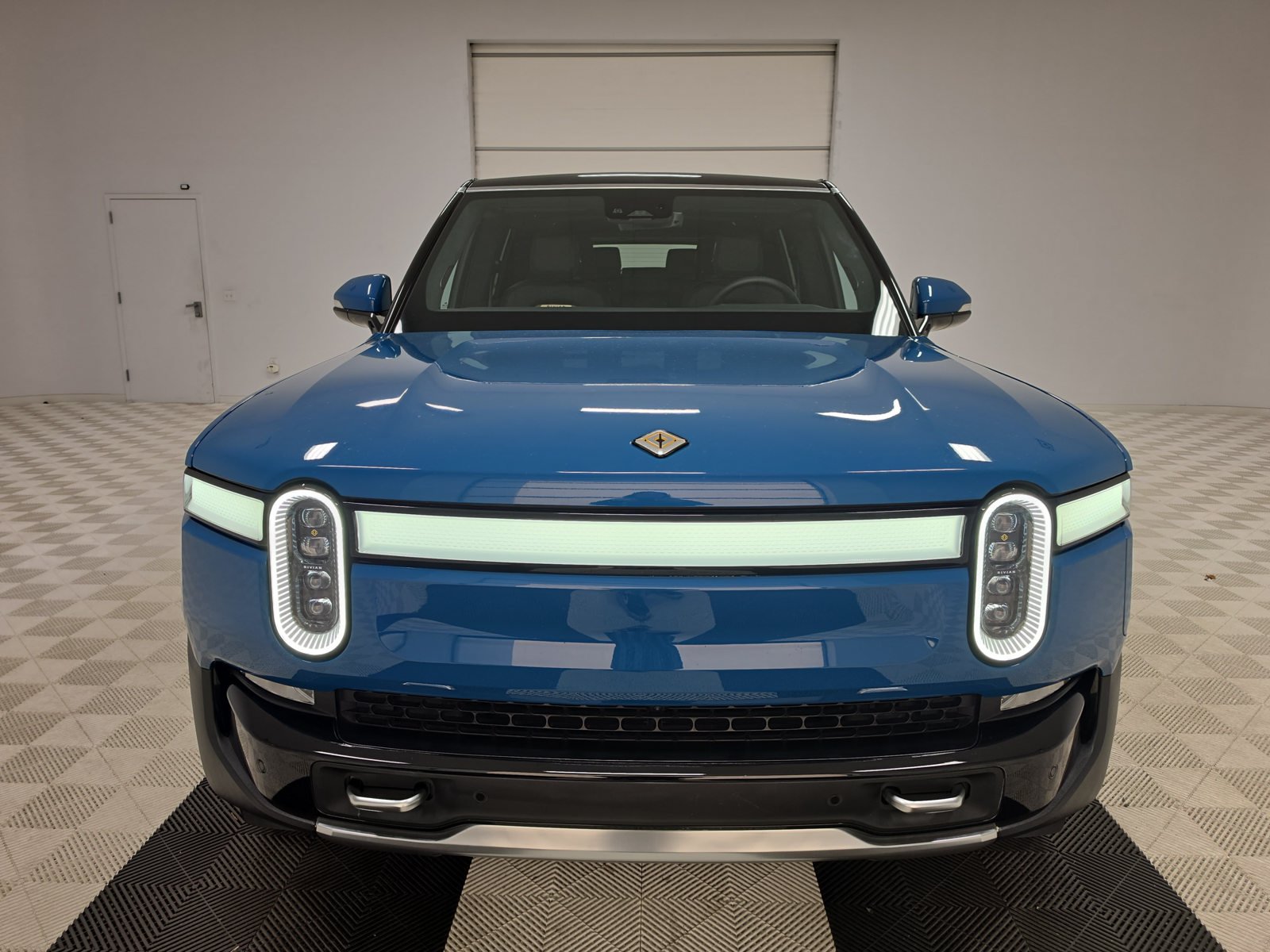 Used 2023 Rivian R1S Adventure Quad AWD/4WD image 8