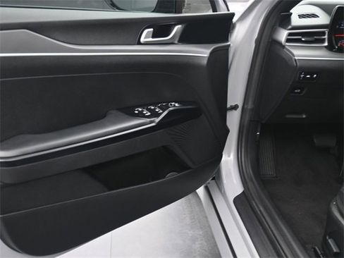 Used 2022 Kia K5 GT-Line image 17