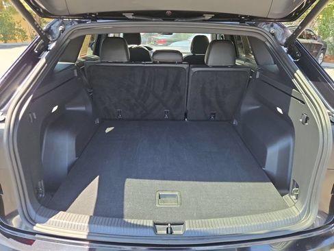 Used 2025 Volkswagen Atlas Cross Sport SE AWD/4WD image 29