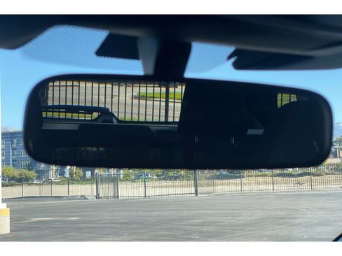 Used 2025 Subaru Outback Premium image 24