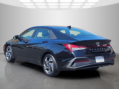 Used 2025 Hyundai Elantra Sport FWD image 5