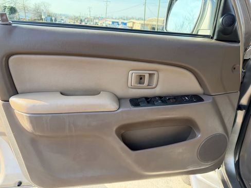 Used 2002 Toyota 4Runner SR5 image 16