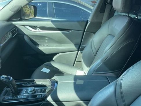 Used 2023 Maserati Levante GT image 9