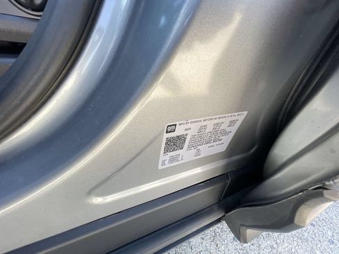 Used 2024 Chevrolet Equinox LT FWD image 34