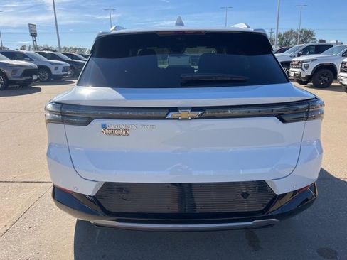 New 2026 Chevrolet Equinox EV LT image 5