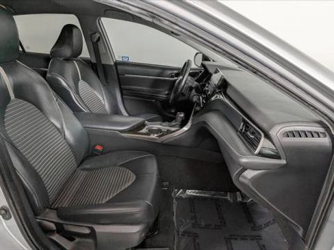 Used 2021 Toyota Camry SE image 18
