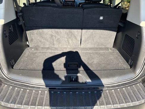 Used 2024 Nissan Armada SL w/ Captain's Chairs Package image 23