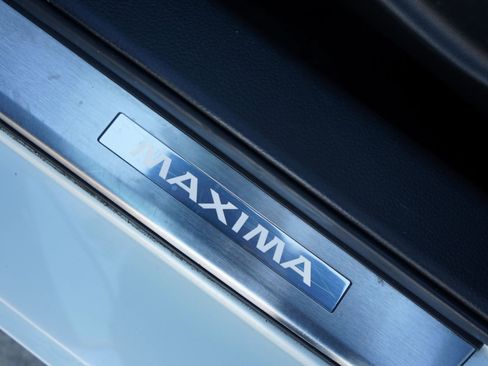 Used 2019 Nissan Maxima SR w/ Premium Package image 18