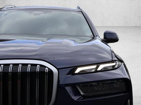 Used 2023 BMW X7 xDrive40i w/ Executive Package AWD/4WD image 2