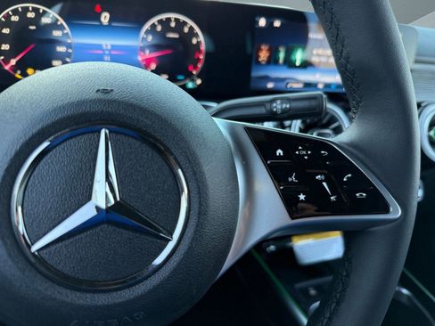 New 2026 Mercedes-Benz GLB 250 image 25