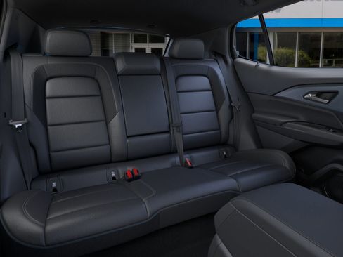 New 2025 Chevrolet Equinox EV LT w/ Convenience Package II FWD image 17