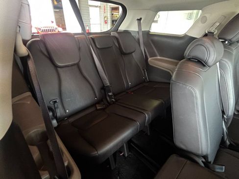 Used 2026 Kia Carnival FWD image 30