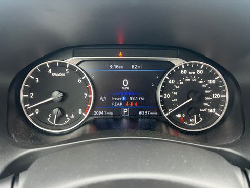 Used 2024 Nissan Altima 2.5 SR FWD image 22