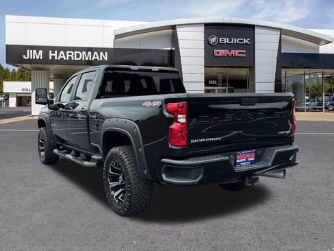Used 2022 Chevrolet Silverado 2500 Custom w/ Custom Value Package AWD/4WD image 5