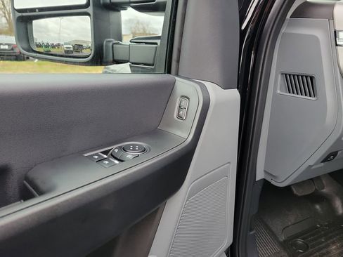 New 2026 Ford F250 XL w/ XL Off-Road Package AWD/4WD image 16