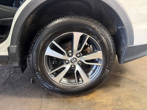 Used 2016 Toyota RAV4 XLE AWD/4WD image 26