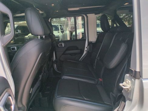 Used 2024 Jeep Wrangler High Altitude AWD/4WD image 15