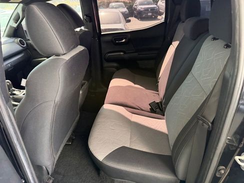 Used 2023 Toyota Tacoma TRD Off-Road w/ Technology Package RWD image 5