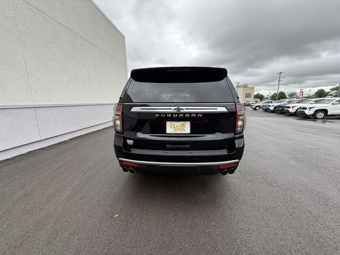 Used 2023 Chevrolet Suburban High Country w/ Premium Package 2 AWD/4WD image 6