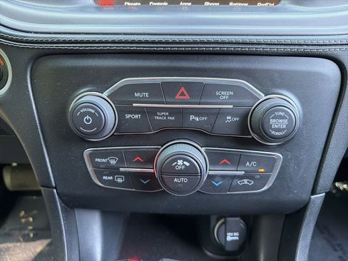 Used 2023 Dodge Charger R/T w/ Plus Group RWD image 28