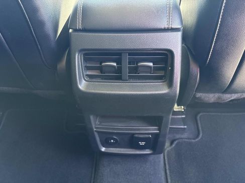 Used 2024 Ford Edge Titanium image 20