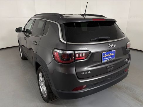 Used 2022 Jeep Compass Latitude w/ Convenience Group AWD/4WD image 6