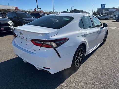 Used 2021 Toyota Camry SE image 7