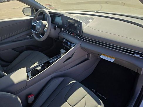 New 2026 Hyundai Elantra SEL Sport image 9