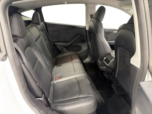 Certified 2023 Tesla Model Y Long Range AWD/4WD image 11