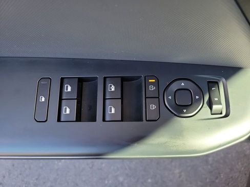 Used 2025 Kia K4 LXS image 19