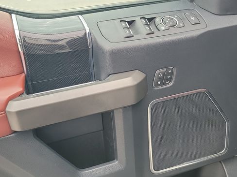 Used 2022 Ford F350 Platinum AWD/4WD image 19