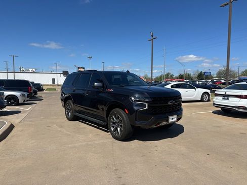 Used 2023 Chevrolet Tahoe Z71 w/ Luxury Package AWD/4WD image 3