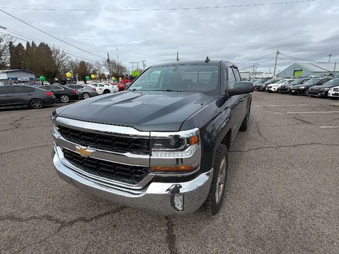 Used 2017 Chevrolet Silverado 1500 LT w/ All Star Edition AWD/4WD image 8