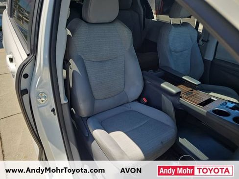 Used 2021 Toyota Sienna LE w/ LE Plus Package FWD image 31
